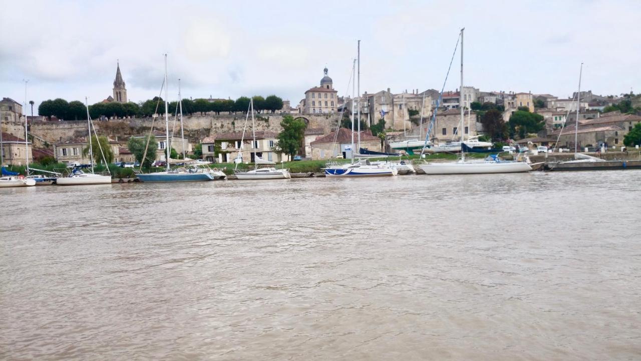 Le Pain De Lune Gite Et Chambre D'Hotes Avec Piscine Bourg-sur-Gironde Exterior foto